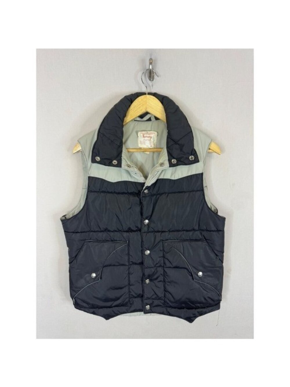 Vintage Sprung Canada Puffer Vest Mens Medium Black Gray Western Yoke Snap Front